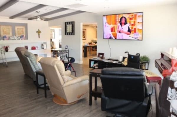 Sherwood Heights Adult Living - Gallery Image 3