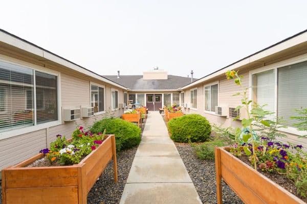 Ashley Manor - Cory Lane - Gallery Image 5