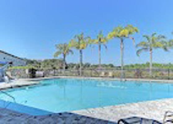 Water’s Edge of Lake Wales - Gallery Image 3