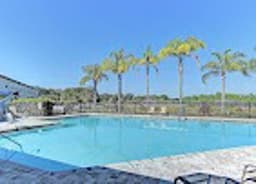 Water’s Edge of Lake Wales - Gallery Image 3