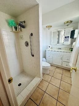 Uc Care Senior Living I - Gallery Image 6