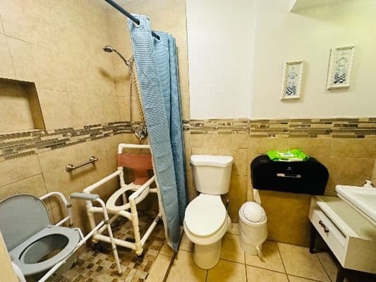 Uc Care Senior Living I - Gallery Image 5