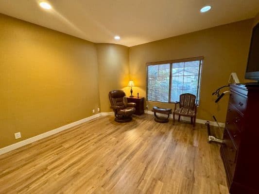 Elite Manor Residential Care - Gallery Image 6