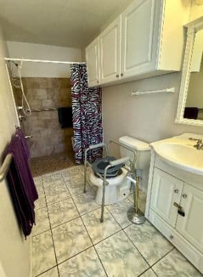 Gate Manor Iii* - Gallery Image 4