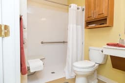 Artis Senior Living of Huntingdon Valley - Gallery Image 5