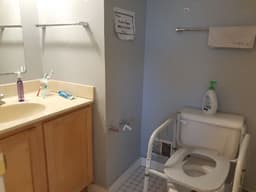 La Familia Assisted Living - Gallery Image 5