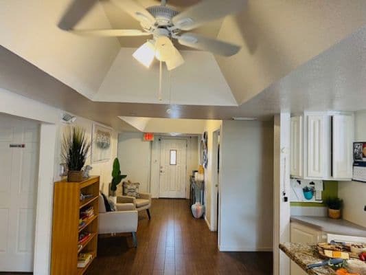El Pueblo Assisted Living - Gallery Image 2