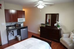 Christian Assisted Living of Johnson City - Gallery Image 6