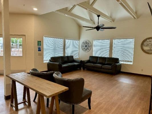 Hidden Glenn Senior Living I* (Oak Hill Residential Care) - Gallery Image 5