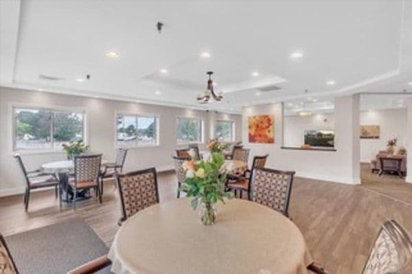 Waterford Oaks West Memory Care - Gallery Image 2