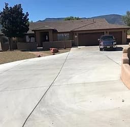 Circle of Life Alzheimer's Homes - Gallery Image 1