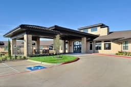 Clayton Oaks Living - Gallery Image 1
