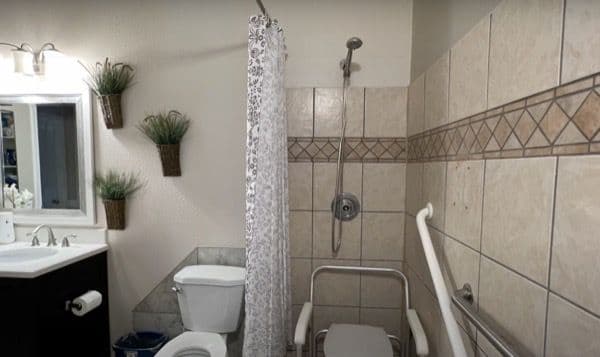 Greenway Oasis Assisted Living - Gallery Image 6