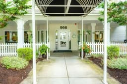 Bay Pointe Assisted Living & Marine Courte Memory Care - Gallery Image 6