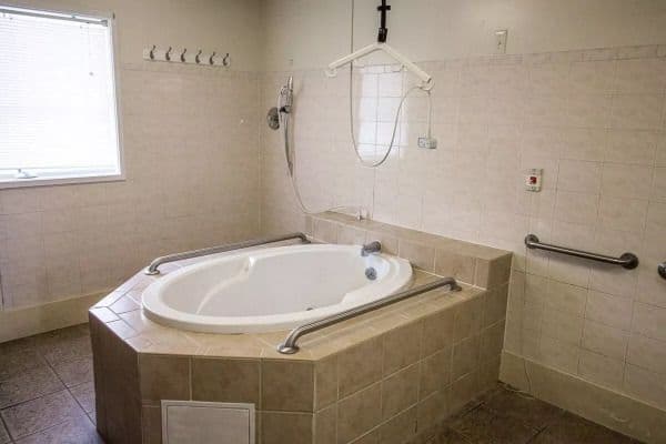 Green Valley Commons Assisted Living (Xra) - Gallery Image 6