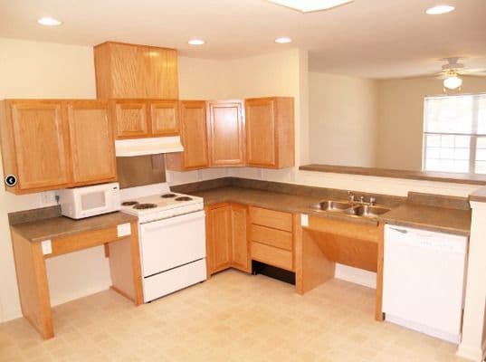 Spicewood Garden Apartments - Gallery Image 2