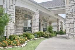 Stone Brook Assisted Living and Memory Care - Gallery Image 3