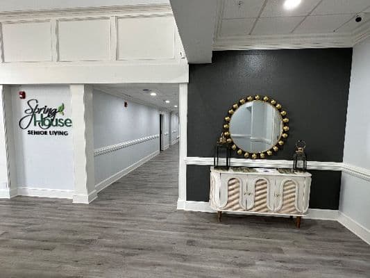 Spring House At Louisville - Gallery Image 5