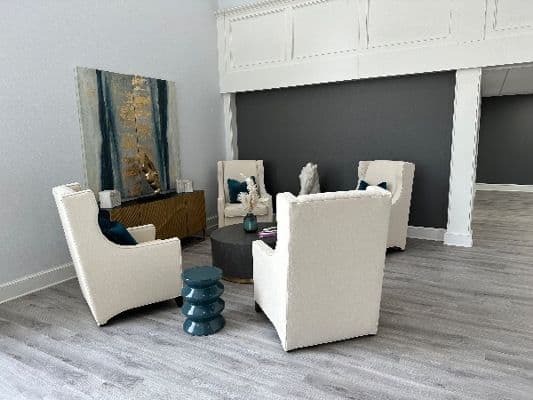 Spring House At Louisville - Gallery Image 4
