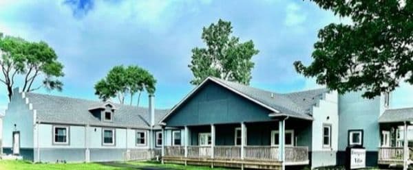 Evergreen Villas - Gallery Image 2