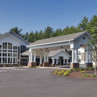 Farmington Station Senior Living - Gallery Image 4