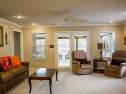 Hampshire Manor - Gallery Image 3