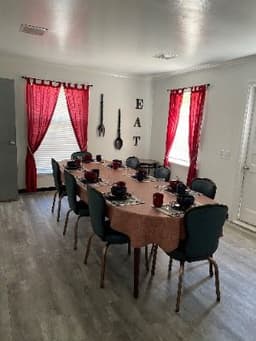 Meca'S House Of Angles - Gallery Image 2