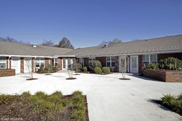 The Pines on Carmel Senior Living - Gallery Image 6