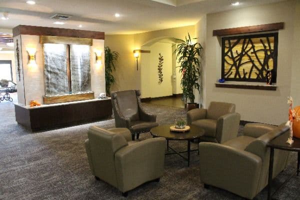 Carlton Senior Living Elk Grove - Gallery Image 5