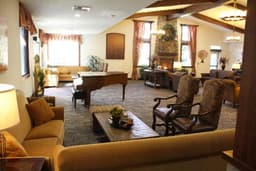 Carlton Senior Living Elk Grove - Gallery Image 6