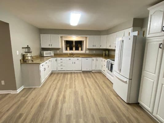 Elite Living Home - Gallery Image 3