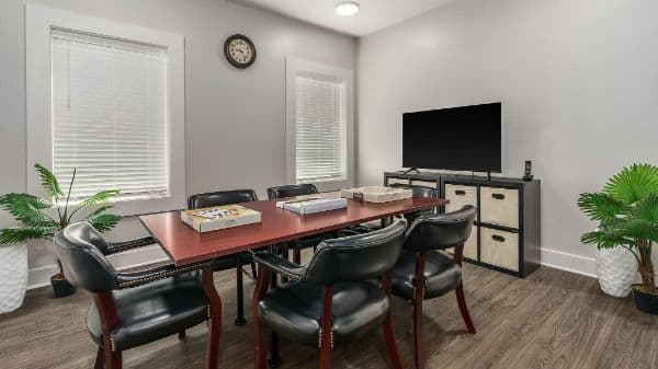 Beehive Homes Spring - Gallery Image 4