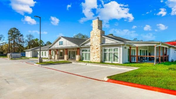 Beehive Homes Spring - Gallery Image 1