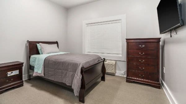 Beehive Homes Spring - Gallery Image 5