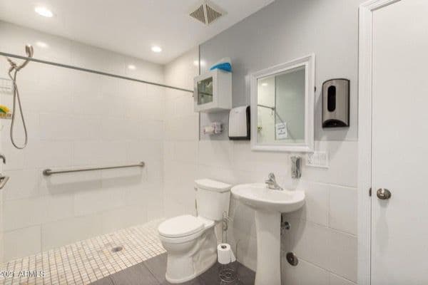 Sage House - Laurel Ii - Gallery Image 2