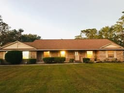 Silver Crest Home - Gallery Image 1