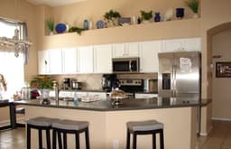 Red Mountain At Gateway - Gallery Image 2