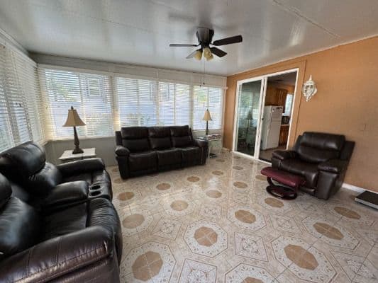 Kelly'S Greenway Villa* - Gallery Image 5