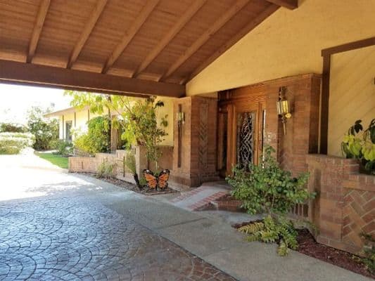 Mariposa Manor* - Gallery Image 2