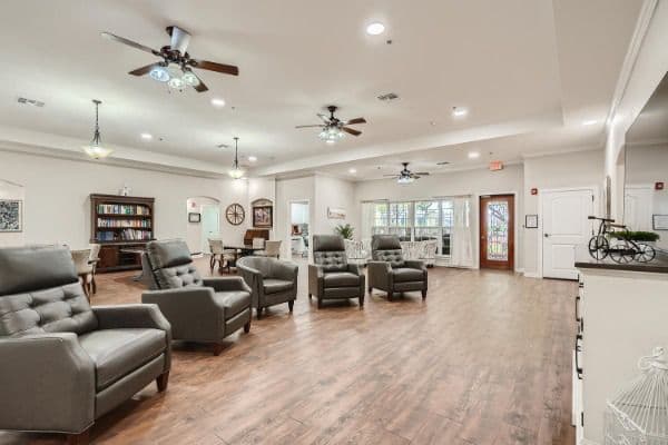 Onestone Oak Senior Living - Gallery Image 2