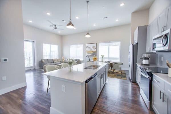 Watermere At Round Rock - Gallery Image 3