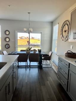 Jeanettes House - Gallery Image 1