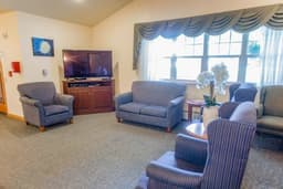 MAPLE MEADOWS ASSISTED LIVING - Gallery Image 5