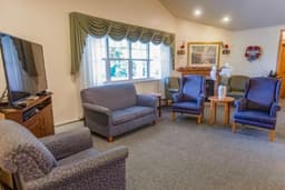 MAPLE MEADOWS ASSISTED LIVING - Gallery Image 6