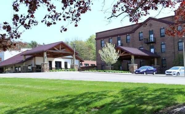 Northland Lodge Assisted Living - Gallery Image 2