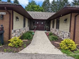 Birchwood Retreat - Gallery Image 2