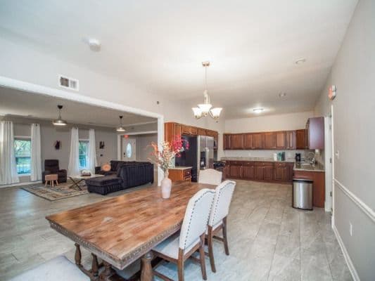Ray&J Assisted Living - Gallery Image 4
