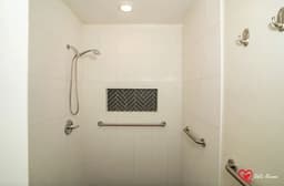 Del'S Haven Iv - Gallery Image 6