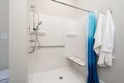 Caretta Senior Living Bellevue Rcac - Gallery Image 5