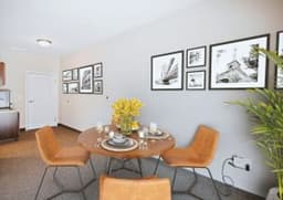Hampton Manor Of Woodhaven - Gallery Image 3